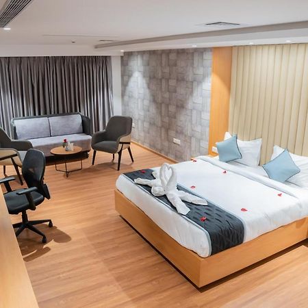 Hotel Tulips Grand Χιντεραμπάντ Εξωτερικό φωτογραφία