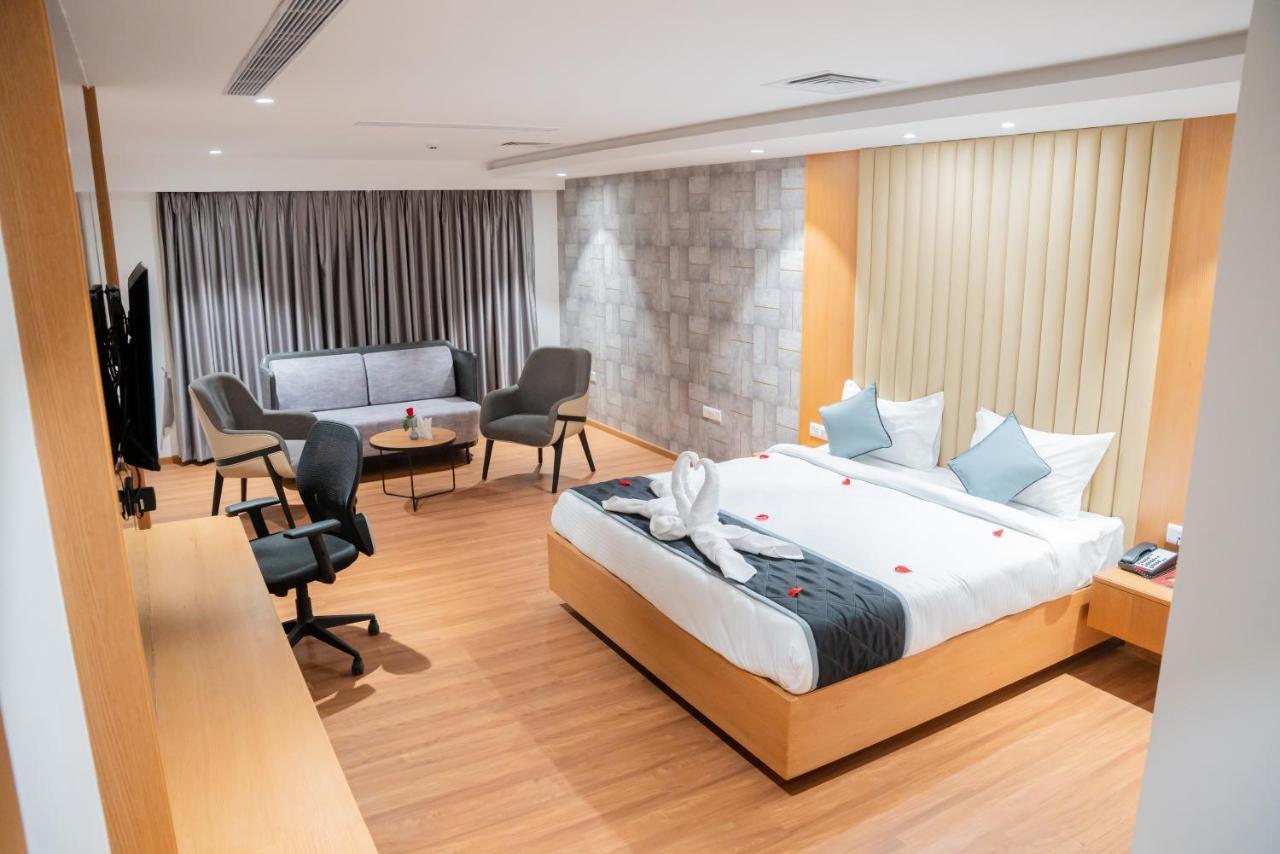 Hotel Tulips Grand Χιντεραμπάντ Εξωτερικό φωτογραφία