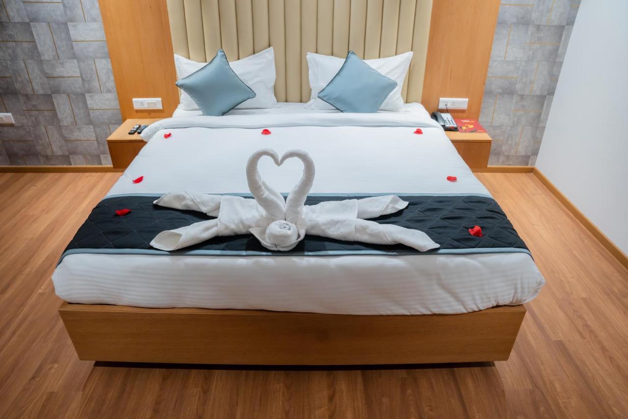 Hotel Tulips Grand Χιντεραμπάντ Εξωτερικό φωτογραφία