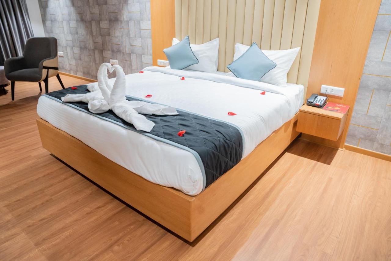 Hotel Tulips Grand Χιντεραμπάντ Εξωτερικό φωτογραφία